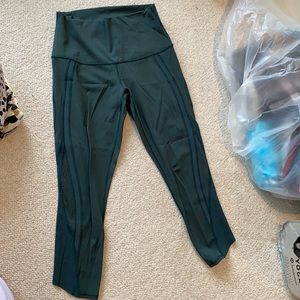 green lululemon cropped leggings size 8